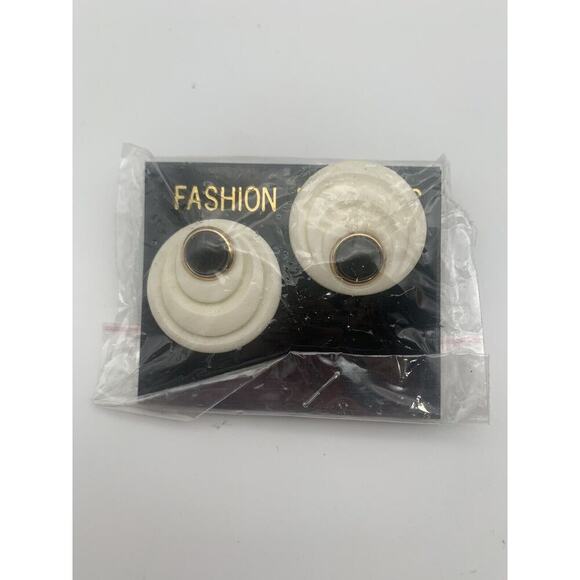 Vintage 80’s New Old Stock Bone Earrings With Removable Studs 2 In 1 Earrings - Picture 2 of 4